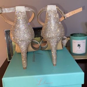 Homecoming/Prom heels! Size 8 1/2, light grey with shimmer. Worn one night!